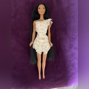 1995 Sun Colors Pocahontas Disney Barbie